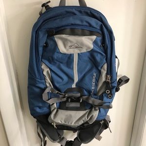 High Sierra Seeker 22 Liter Backpack